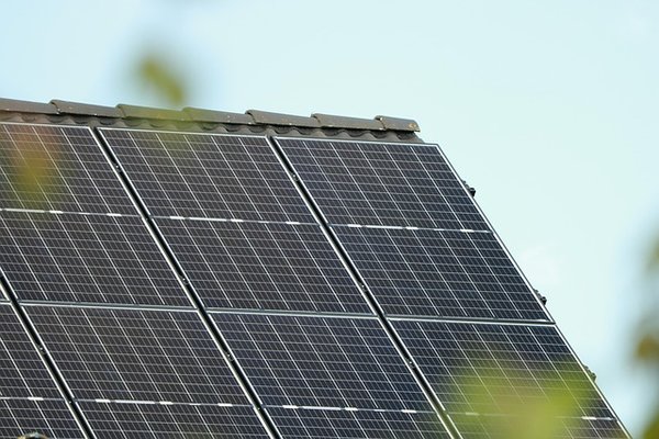 Optimiser votre énergie : 10 astuces essentielles sur les panneaux solaires photovoltaïques